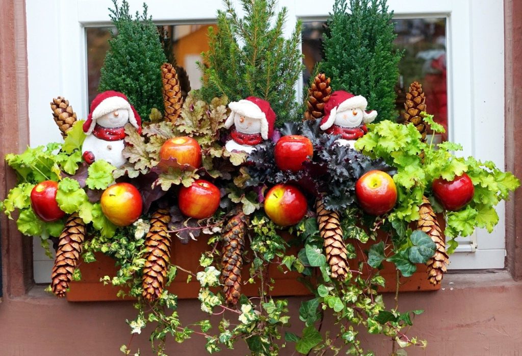 festive window box