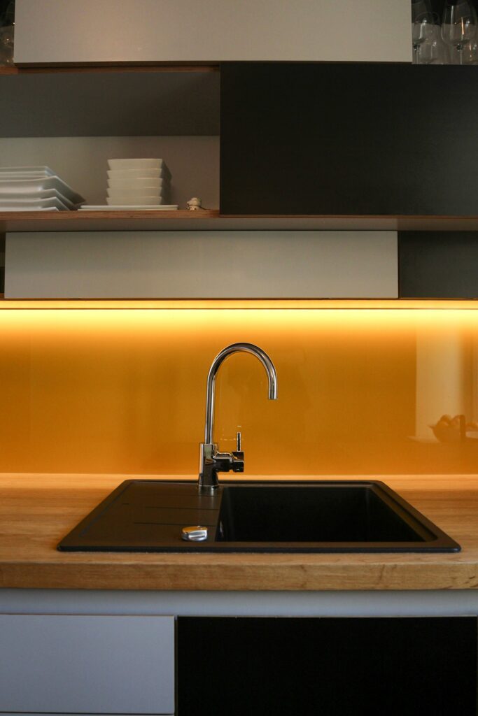 glass splashback in kitchen