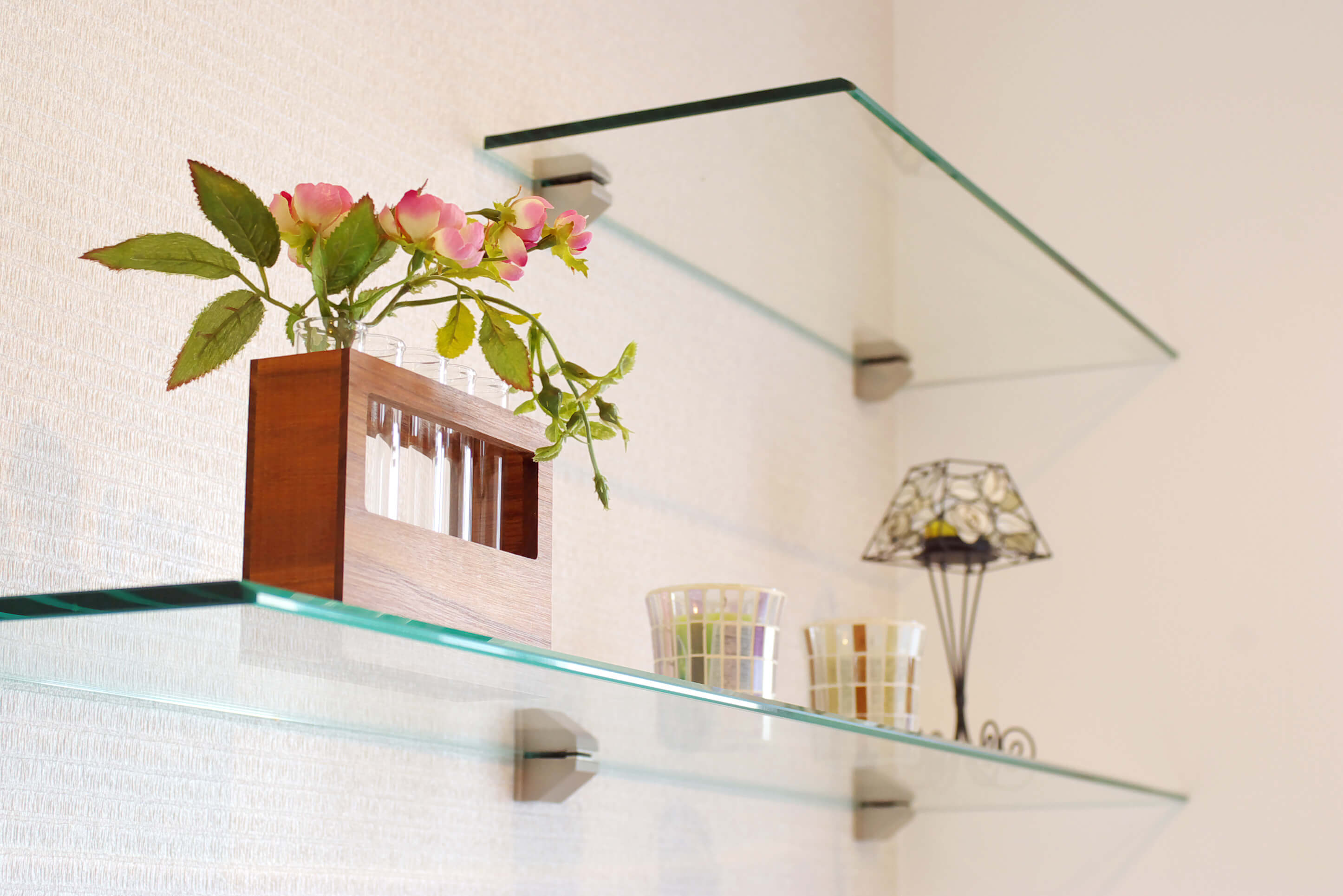 10 Breathtaking Glass Shelving Ideas For Every Home - KLG Glass